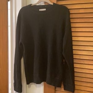 Everlane cashmere sweater round neck long sleeve